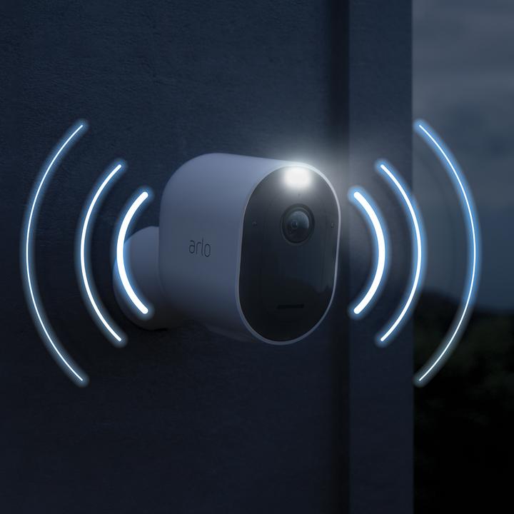 Actual product image Arlo Pro 4 Spotlight, single camera white (2688 x 1520 pixels)
