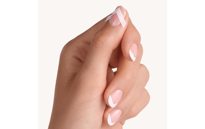 Immagine prodotto essence Stencil per manicure francese (Essiccatore smalto per unghie, Bianco)