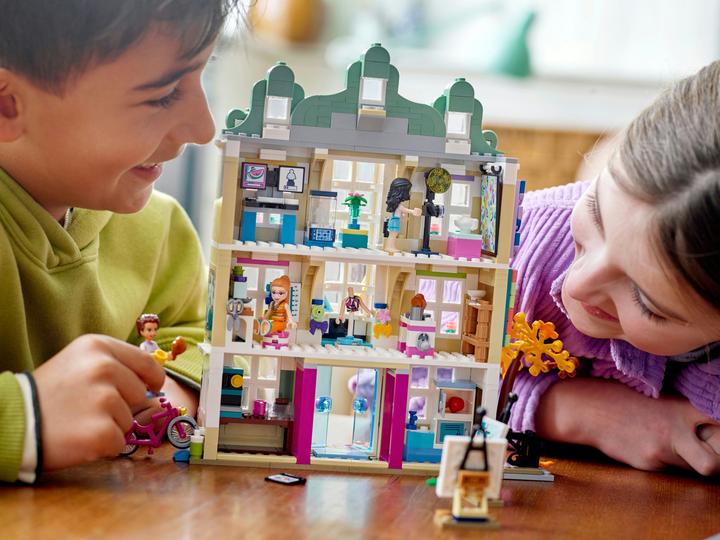 Actual product image LEGO Emma's art school (41711, LEGO Friends)