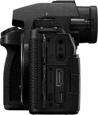 Image du produit Panasonic Lumix S5 Mark II X + S 20-60mm f3,5-5,6 + S 50mm f1,8 (20 - 60 mm, 24.20 Mpx, Plein format)