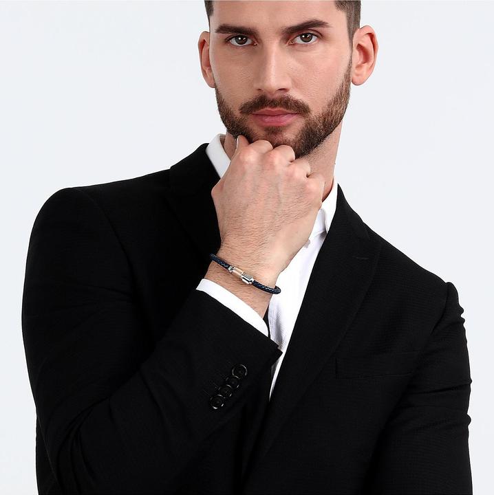 Immagine prodotto Maserati Bracciale in pelle (22 cm, Acciaio inossidabile, Cuoio, Riciclato)
