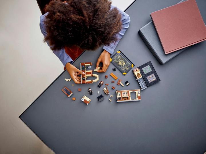 Image du produit LEGO Moment Poudlard : cours de défense (76397, LEGO Harry Potter)