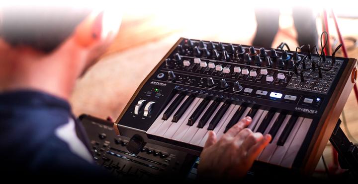 Produktbild Arturia MiniBrute 2