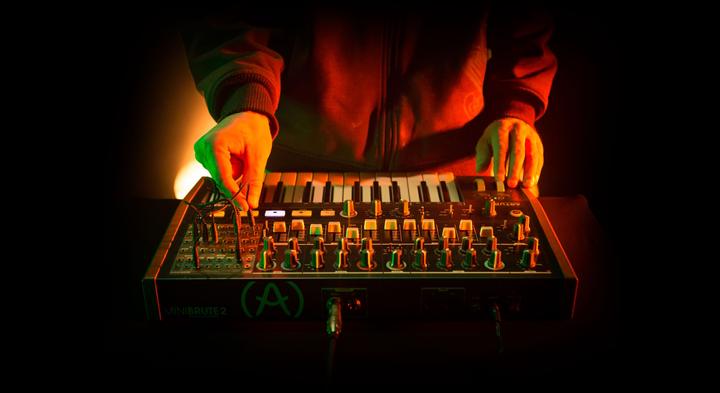 Produktbild Arturia MiniBrute 2