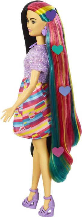 Image du produit Barbie Totally Hair Poupée au look coeur, Petite, cheveux longs de 21,6 cm, 15 accessoires, dès 3 ans