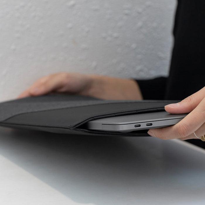 Actual product image Native Union Stow Slim Sleeve 14 (14", Apple)