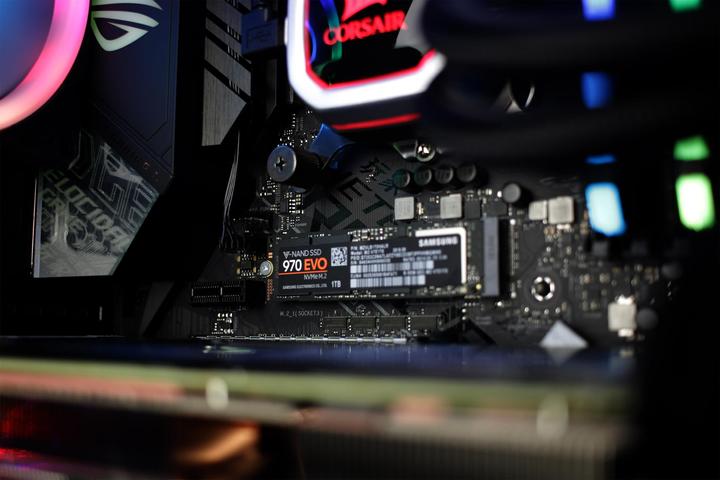 Image du produit Mifcom Spectrum RTX2080S Core i7 (Intel Core i7-9700K, 32 Go, 500 Go, GeForce RTX 2080 Super)