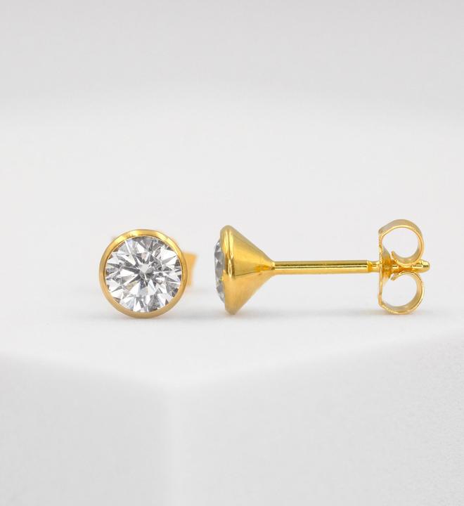 Image du produit Muau Stud earrings or jaune 750 zirconium 5.5mm (750/18 K Or jaune)