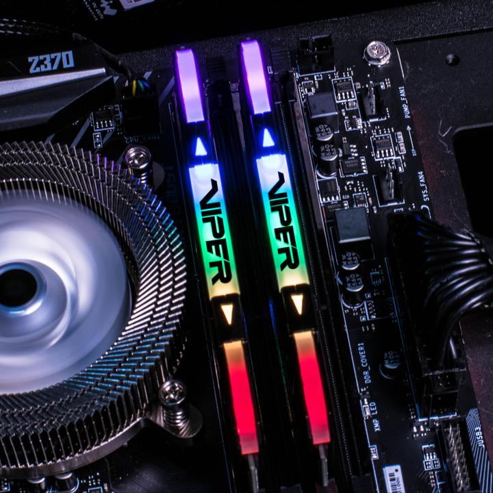 Produktbild Patriot Viper RGB (2 x 8GB, 3000 MHz, DDR4-RAM, DIMM)