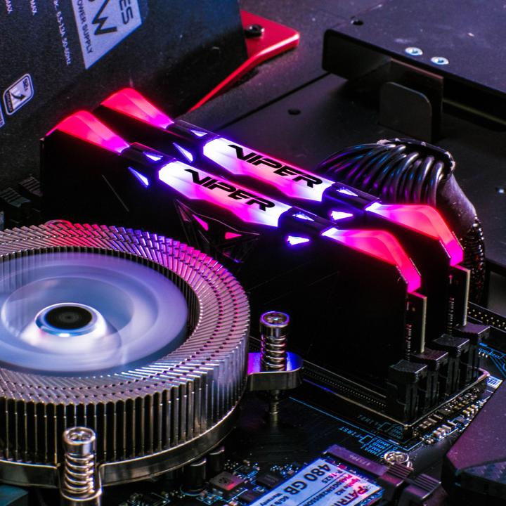 Produktbild Patriot Viper RGB (2 x 8GB, 3000 MHz, DDR4-RAM, DIMM)