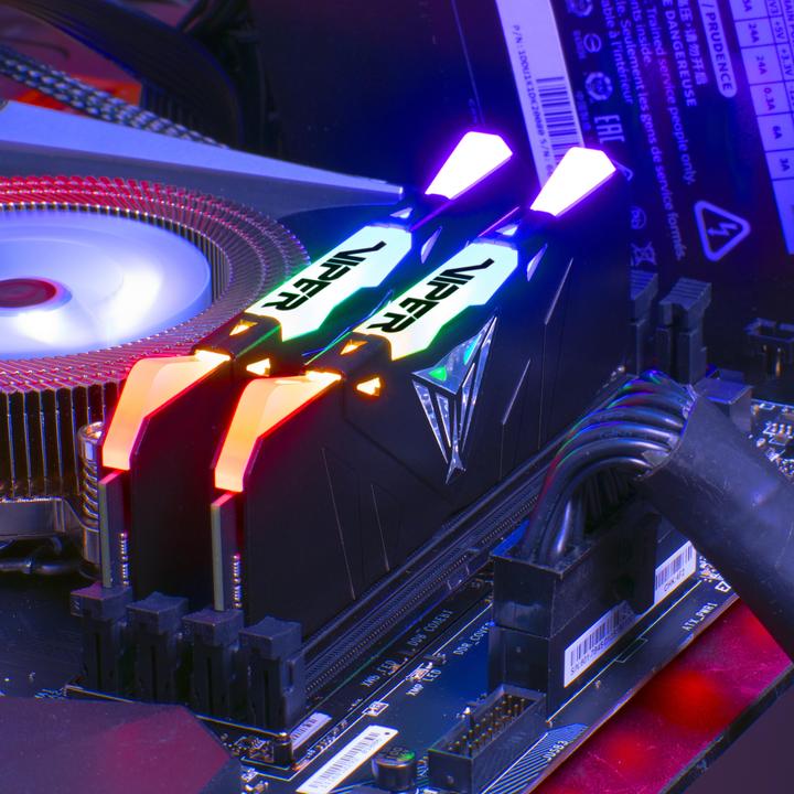 Produktbild Patriot Viper RGB (2 x 8GB, 3000 MHz, DDR4-RAM, DIMM)