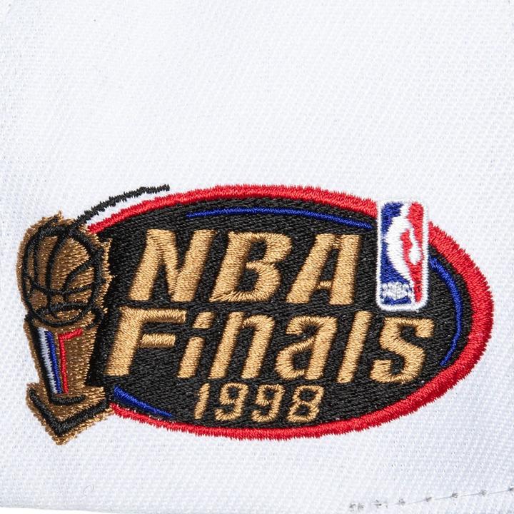 Produktbild Mitchell & Ness Snapback Cap CHAMPIONS Chicago Bulls weiss (One Size)