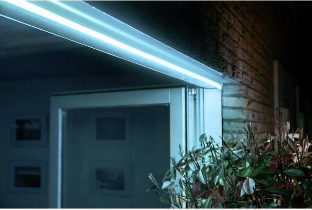 Actual product image Philips Hue Outdoor Extension (RGBW, 200 cm, Outdoor)