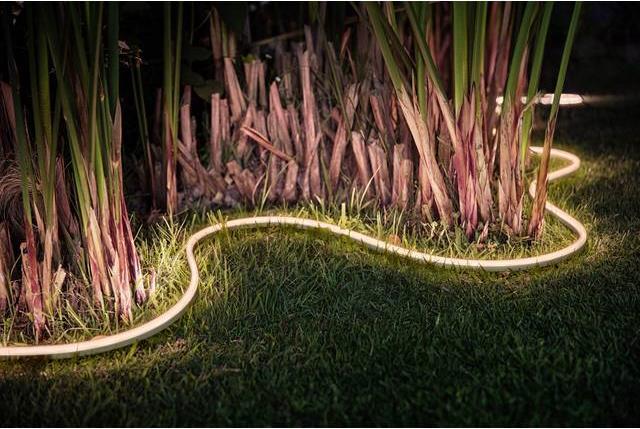 Actual product image Philips Hue Outdoor Extension (RGBW, 200 cm, Outdoor)