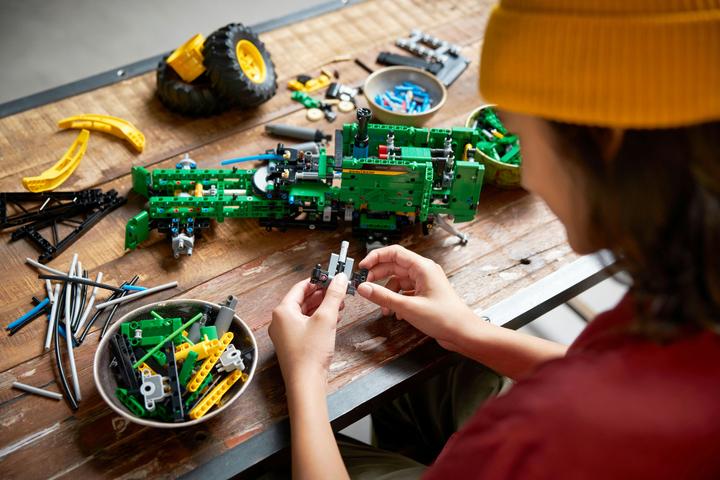 Produktbild LEGO John Deere 948L-II Skidder (42157, LEGO Technic)