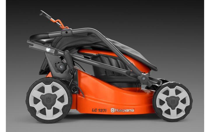 Actual product image Husqvarna LC 137i (Rechargeable battery operated)