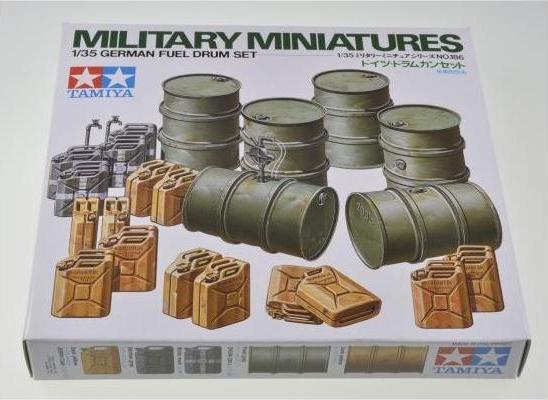Produktbild Tamiya 1:35 Diorama-Set Dt. Fässer&Kanister
