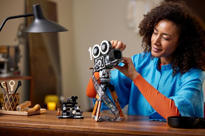 Actual product image LEGO Camera - Homage to Walt Disney (43230, LEGO Rare Sets, LEGO Disney)