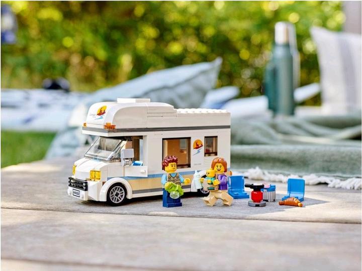 Produktbild LEGO Ferien-Wohnmobil (60283, LEGO City)