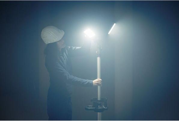 Produktbild Brennenstuhl Professional Stativ LED Baustrahler Dreikopf 13050 T (13500 lm)