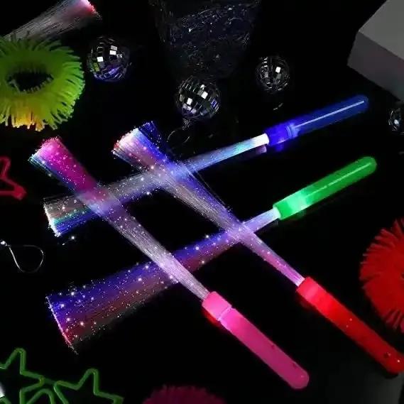 Produktbild I Am Creative Blinkender LED Glasfaser Leuchtstab Party Glow Wedel mit Farbwechsel 3 Modi 12er Set