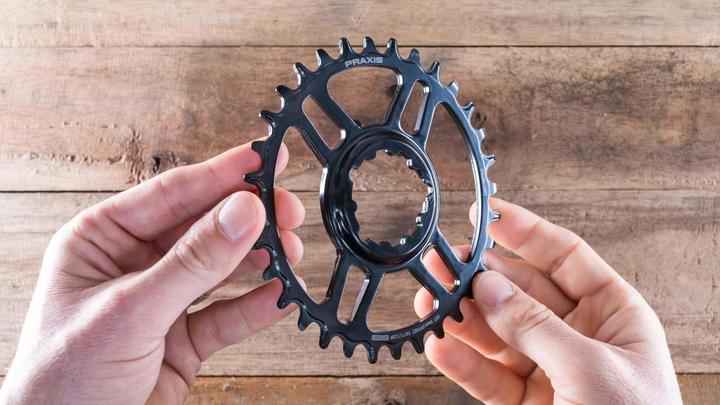 Actual product image Praxis works Praxis chainring/plateau Steel 104 mm 4-hole/trous Wave, 36 teeth/dents with screw thread/avec (36)