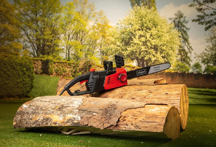 Actual product image Scheppach CSE2700 (Electric chain saw)