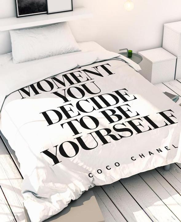 Image du produit Juniqe Beauty Begins - Citations et slogans (Set de linge de lit, 160 x 240 cm, 50 x 70 cm)
