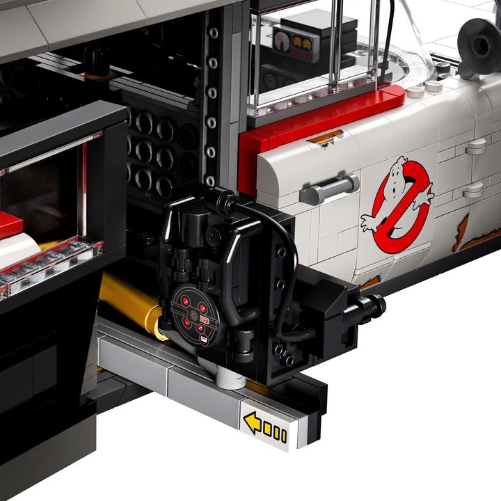 Actual product image LEGO Ghostbusters ECTO-1 (10274, LEGO Icons, LEGO Rare Sets)