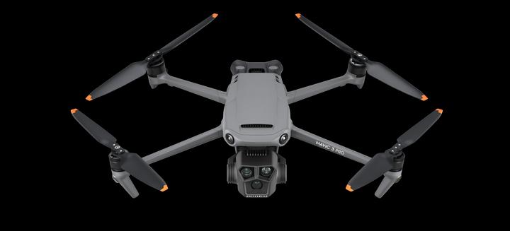 Immagine prodotto DJI Mavic 3 Pro Fly More Combo incl. RC (43 min, 958 g, 48 Mpx)