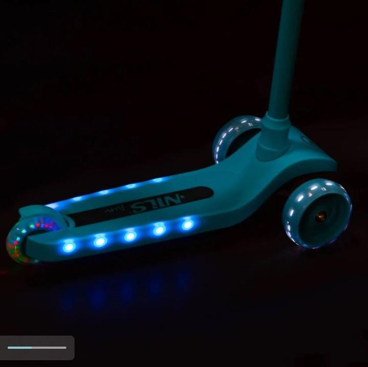 Actual product image Nils Hlb09 Turquoise Scooter Fun