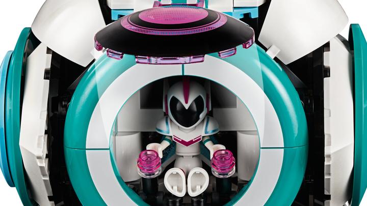 Actual product image LEGO Sweet Mishmash Systar Spaceship (70830)