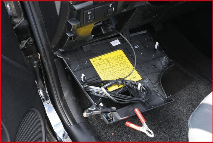 Produktbild KS Tools Bordnetz-Spannungserhalter