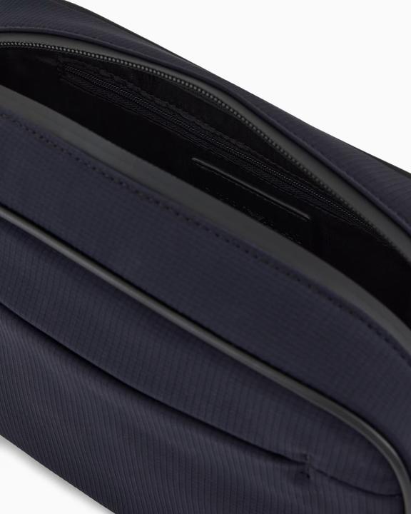Actual product image Emporio Armani Kulturbeutel TRAVELER
