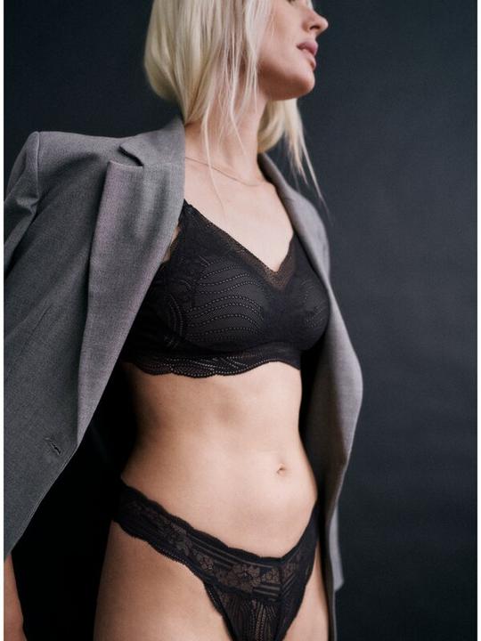 Actual product image Triumph Lift Smart Brazilian String (M)