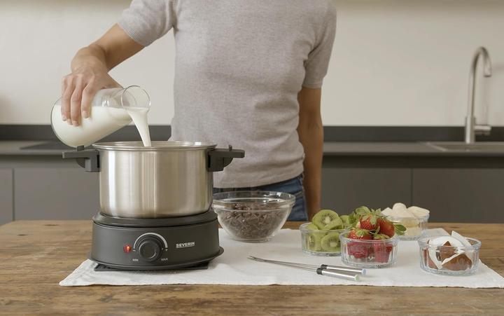 Produktbild Severin elektrisches Fondue-Set mit farblich markierten Gabeln (Fondue Chinoise)