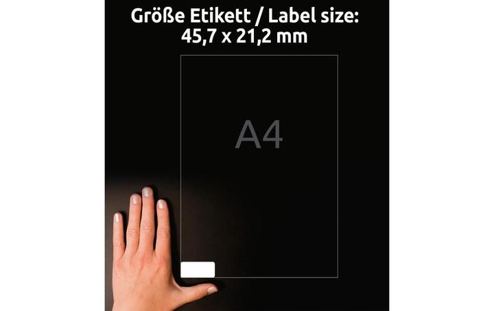 Actual product image Avery Universal labels