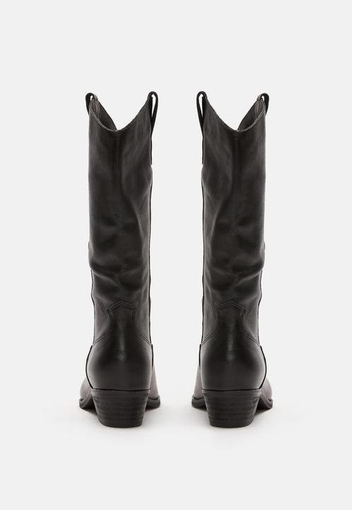 Actual product image Felmini GERBERA 7962 is a remarkable mid-calf cowboy boot with rustic charm and rugged style. (39)