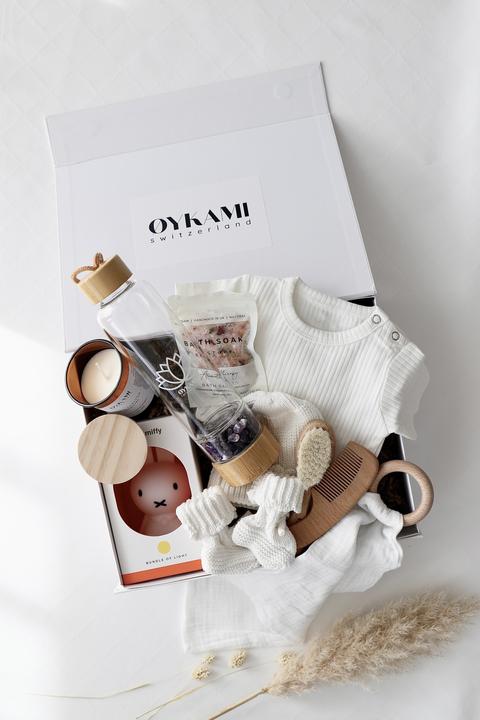Immagine prodotto Oykami Mama & Baby Geschenkbox Weiss "Lugano" Miffy - violette Steine