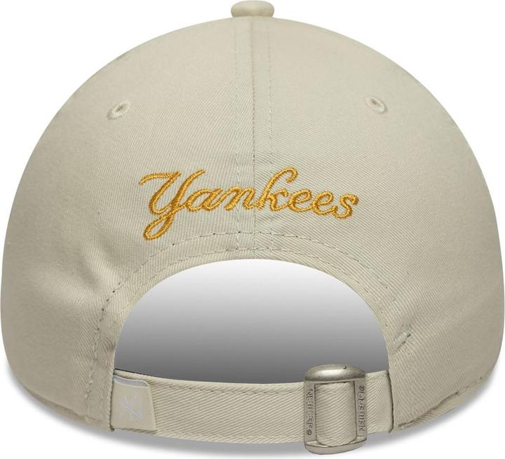 Actual product image New Era 9Forty Strapback Cap - Floral New York Yankees Beige