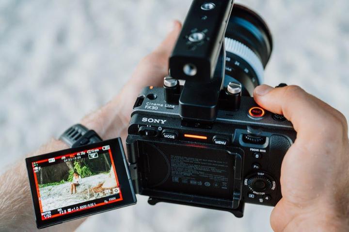 Actual product image Sony FX30 Cinema Line Handle Kit (26 Mpx, 120p)