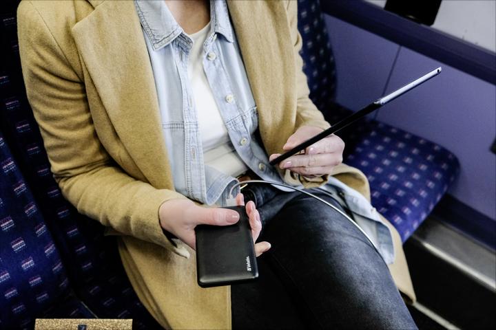 Actual product image Verbatim Dual Power Pack (10000 mAh, 37 Wh)