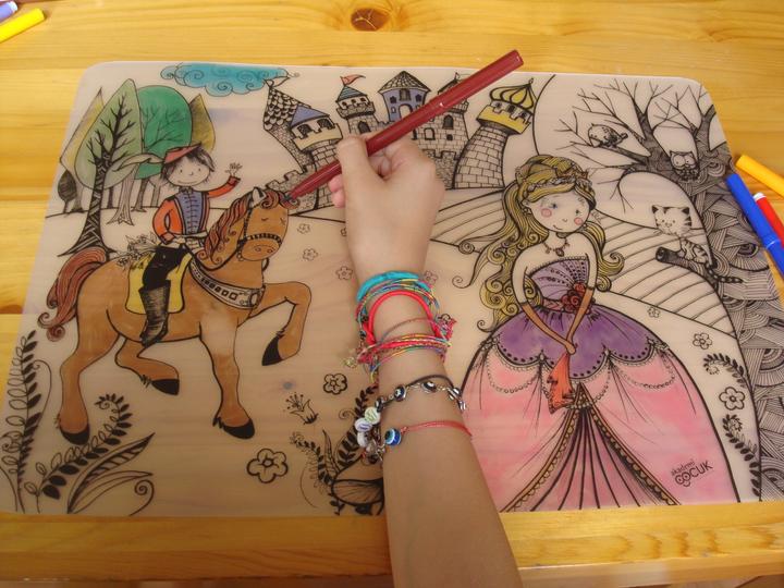 Actual product image Funny Mat Reusable Painting Mat THE PRINCE AND THE PRINCESS (48 x 33.5 cm)