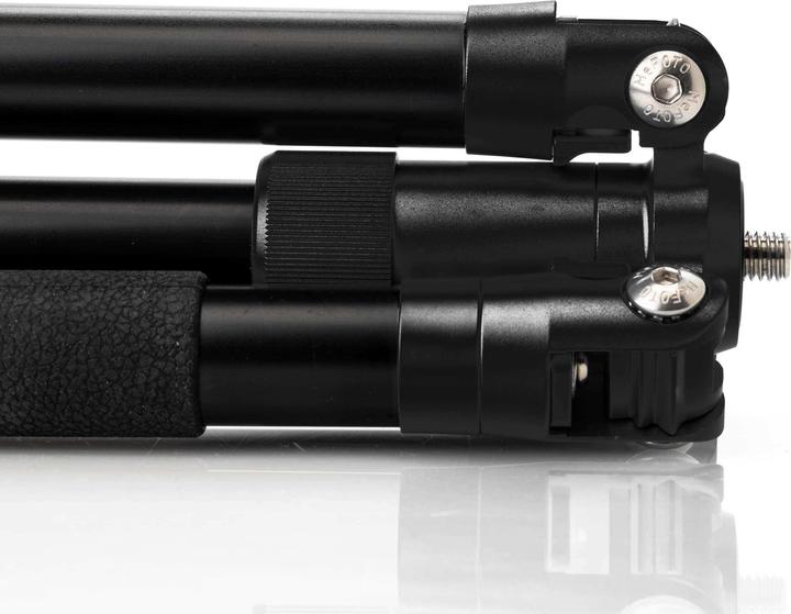 Actual product image MeFOTO RoadTrip PRO Aluminium Tripod (Carbon)