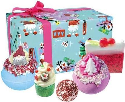 Actual product image Bomb Cosmetics Christmas Chillin' With My Gnomies Handmade Wrapped Bath