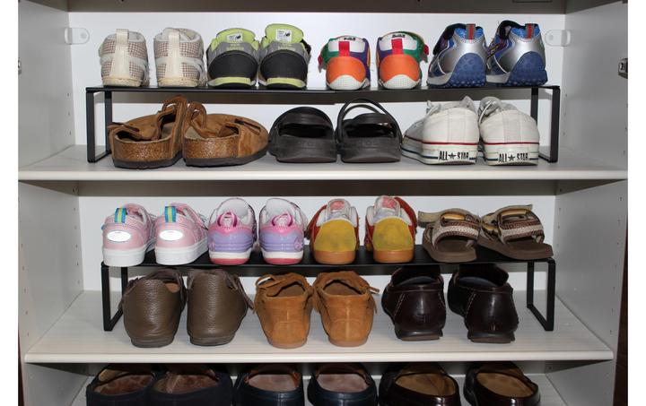 Actual product image Yamazaki FRAME pull-out shoe rack (60 x 12 x 10 cm)