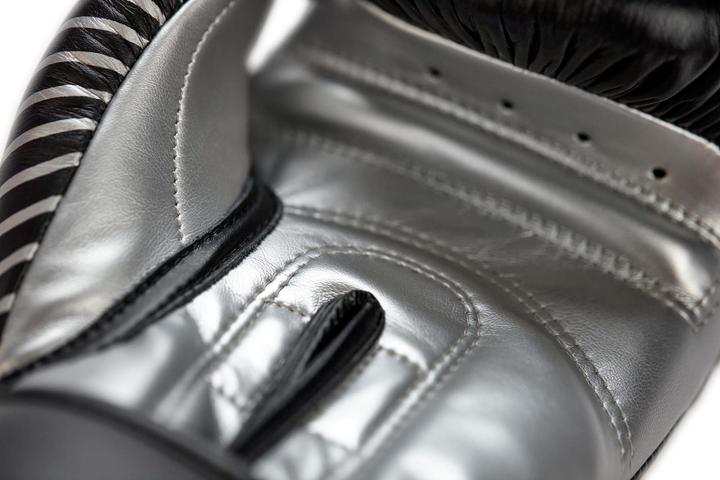 Actual product image adidas Wako Competition Boxhandschuhe (16 OZ, One size)