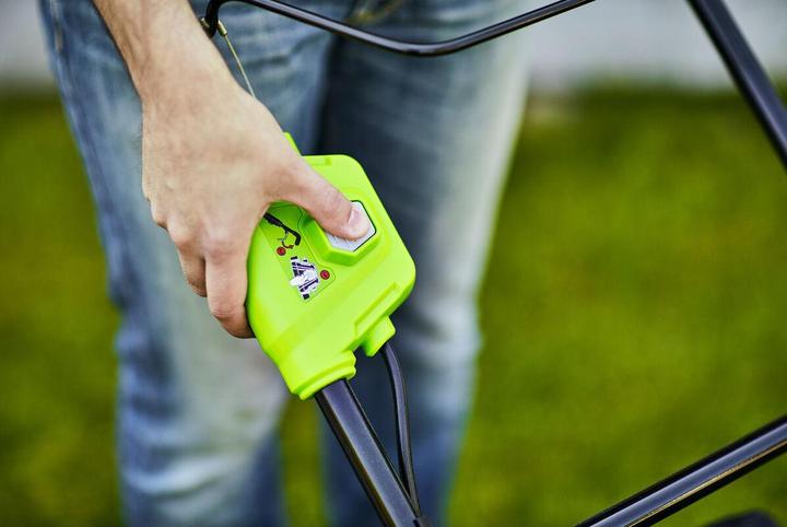 Produktbild Greenworks Gd24lm33 (Akkubetrieb)