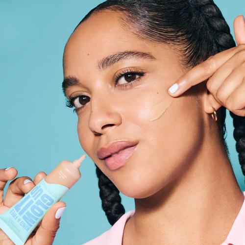 Immagine prodotto Rimmel London Rimmel Kind & Free Glow It Up Moisturising Skin Tint In Soft Chocolate - Soothes And Calms (601 Cioccolato morbido)