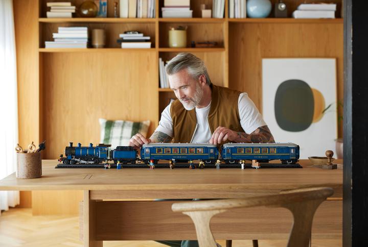 Actual product image LEGO 21344 The Orient Express (21344, LEGO Ideas, LEGO Rare Sets)